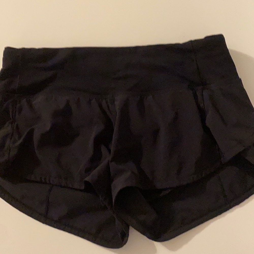 Lululemon Black speed up shorts 2.5”